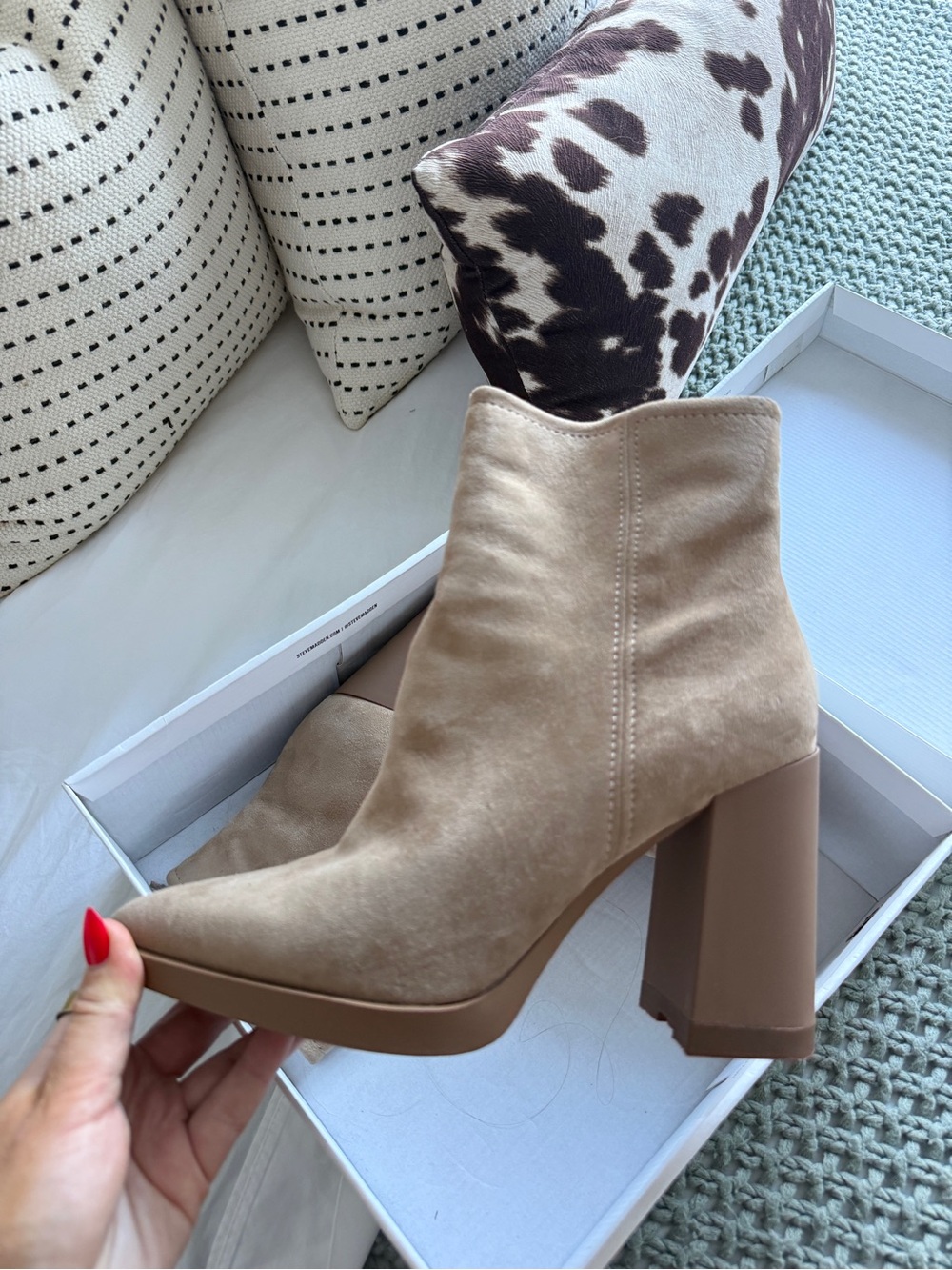 Steve Madden Harden Beige Suede Ankle Boots